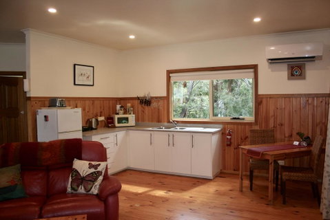 Tindoona Cottages - Winery Find 2