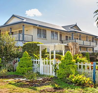 Tokelau 3 - Tuncurry Townhouse - Winery Find