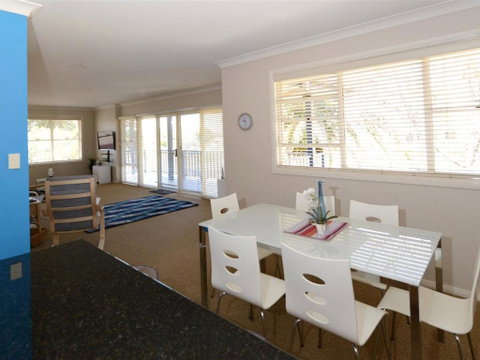 Tokelau Townhouse 1 - Winery Find 2