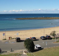 Toowoon Beach View 3br Villa 4 just steps to beach with views - Winery Find