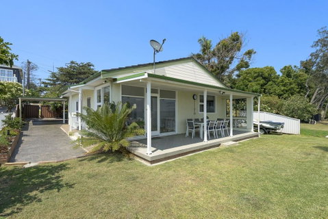 Toukley Lakefront House,Toukley - Winery Find 0
