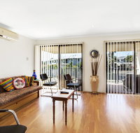 Townhouse in the heart of Port Stephens - Winery Find