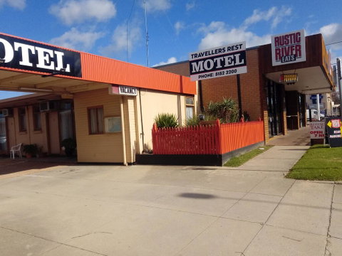 Travellers Rest Motel - Winery Find 0