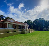 Treetops Holiday Retreat - Winery Find