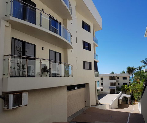 Trinity Beach Penthouse - Winery Find 1