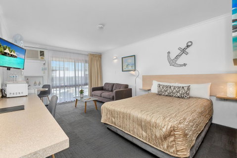 Tweed Harbour Motor Inn - Winery Find 1