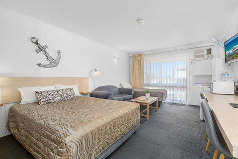 Tweed Harbour Motor Inn - Winery Find 3