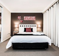 Two bedroom Apt next to Perth CBD with Parking. - Winery Find