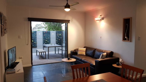 Two Bedroom Garden Apartment - Winery Find 1