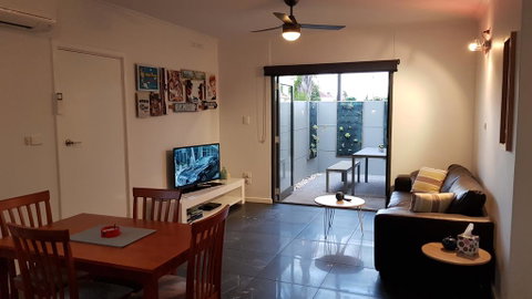 Two Bedroom Garden Apartment - Winery Find 2