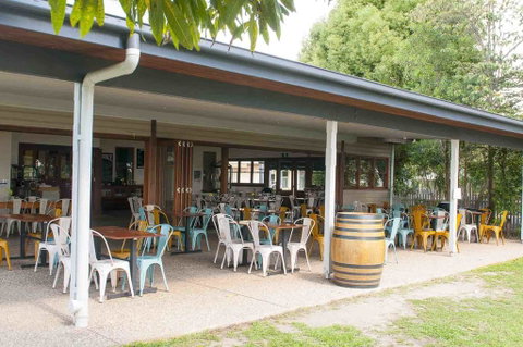 Ulmarra Hotel - Winery Find 3