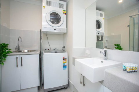 Ultimate Oasis Condo. Wifi + Netflix + Parking - Winery Find 2