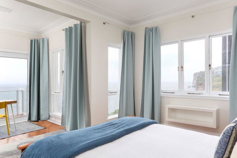Unbelievable Clifftop Townhouse With Ocean Views - Winery Find 2