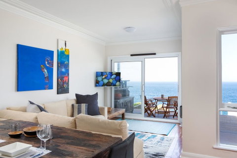 Unbelievable Clifftop Townhouse With Ocean Views - Winery Find 1
