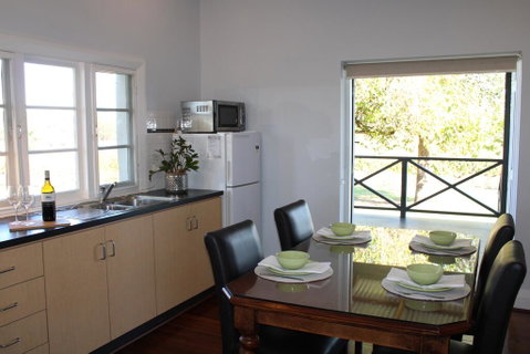 Upper Reach Spa Cottage - Winery Find 3