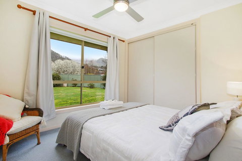 Valley View Townhouse - On The RAIL TRAIL - Winery Find 1