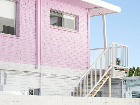 Ventura Beach Motel 2 Bed Poolside - Unit 4 - Winery Find 3