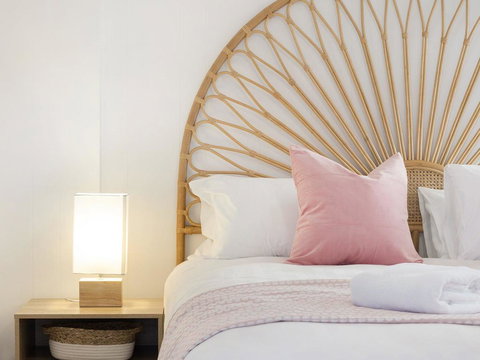 Ventura Beach Motel 2 Bed Poolside - Unit 4 - Winery Find 1