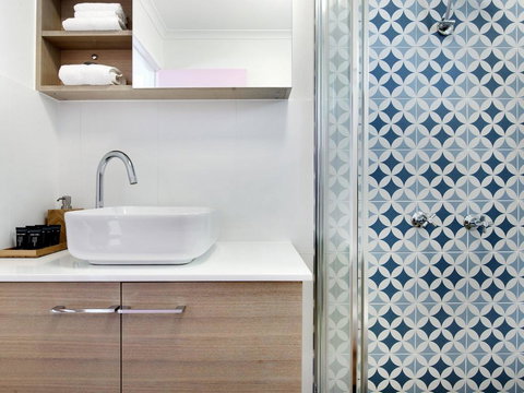 Ventura Beach Motel 2 Bed Poolside - Unit 4 - Winery Find 2