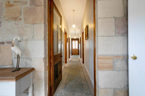 Victoria Cottage - Winery Find 3