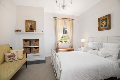 Victoria Cottage - Winery Find 1