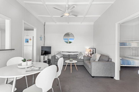 Victoria Parade, 29A - Winery Find 2