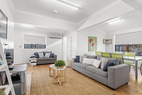 Victoria Parade, 29B - Winery Find 0