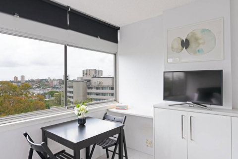 Views To Die For// Studio Rushcutters Bay // Free Parking - Winery Find 3