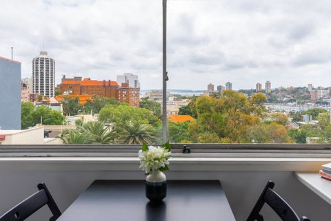 Views To Die For// Studio Rushcutters Bay // Free Parking - Winery Find 2