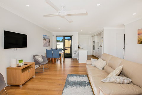 VIlla Zelma, Culburra Beach - Winery Find 0