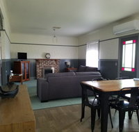 Wagga Wagga Country Cottages - Winery Find