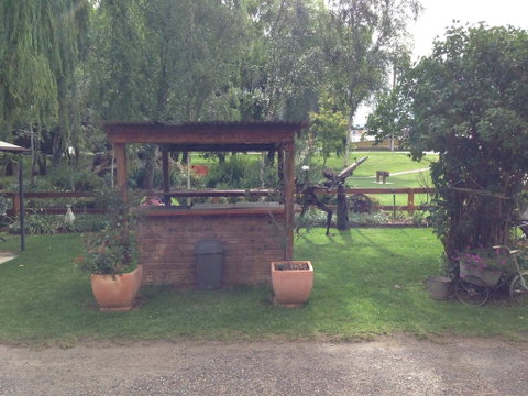 Walcha Royal Cafe & Accommodation - Winery Find 2