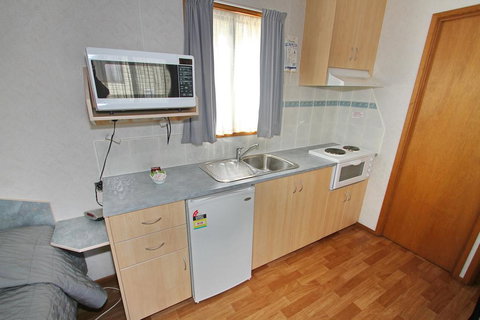 Wangaratta Caravan Park - Winery Find 1