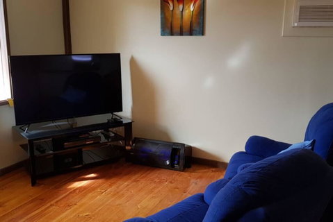 Warmont Apartments Self Contained Home - Winery Find 2