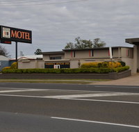 Warwick Motor Inn - Winery Find