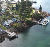 Waterfront Cottages - Winery Find