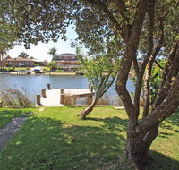 Waterfront Delight on Cater - Winery Find