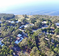 Waterfront Retreat At Wattle Point - Winery Find