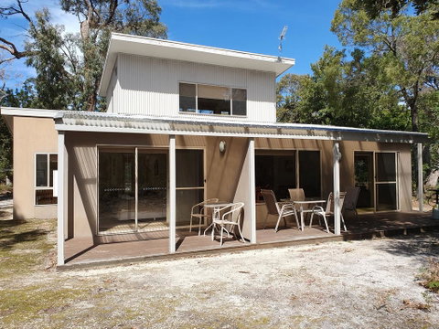 Waterfront Retreat At Wattle Point - Winery Find 1