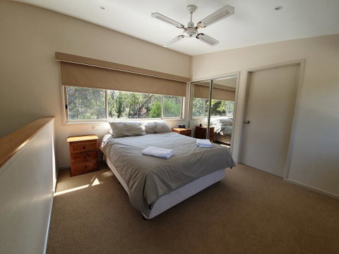 Waterfront Retreat At Wattle Point - Winery Find 3