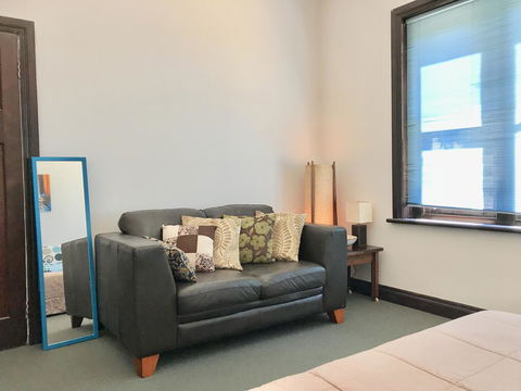 Hillâ€™s Creek Holiday Home - Winery Find 13