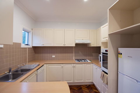 Buckingham Apartments - Winery Find 1