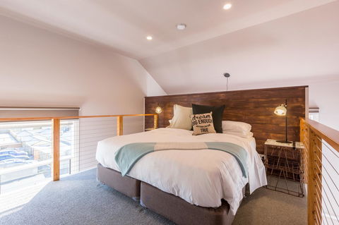 The Old Mechanics - Winery Find 12