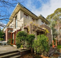 Boutique Stays - Maple On Kent Glen Iris Townhouse - Winery Find