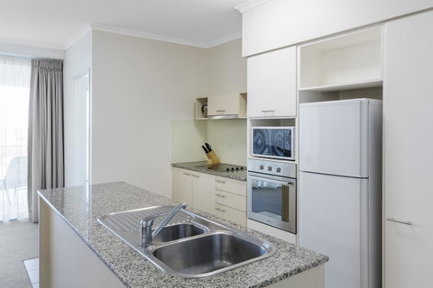 Ramada By Wyndham Marcoola Beach - Winery Find 9