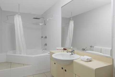 Ramada By Wyndham Marcoola Beach - Winery Find 10