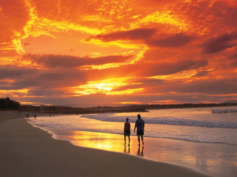 La Mer Sunshine Beachfront - Winery Find 12