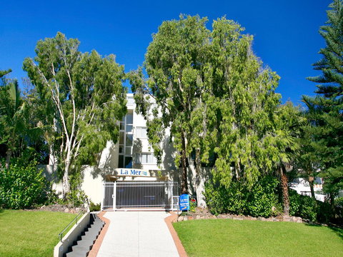 La Mer Sunshine Beachfront - Winery Find 14