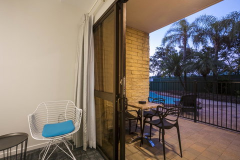 Nightcap At Kawana Waters Hotel - Winery Find 12