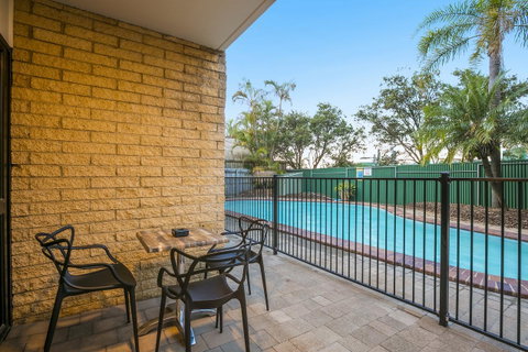 Nightcap At Kawana Waters Hotel - Winery Find 26